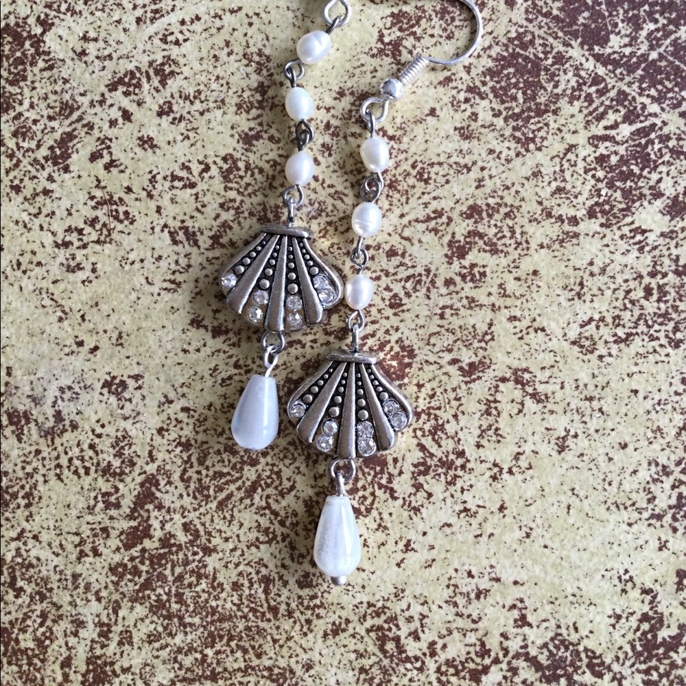 SALE💕Beach Earrings, Scallop Rhinestone Earrings - Picture 11 of 13